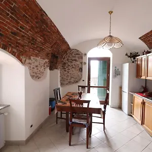  Appartamento In Borgata Storica